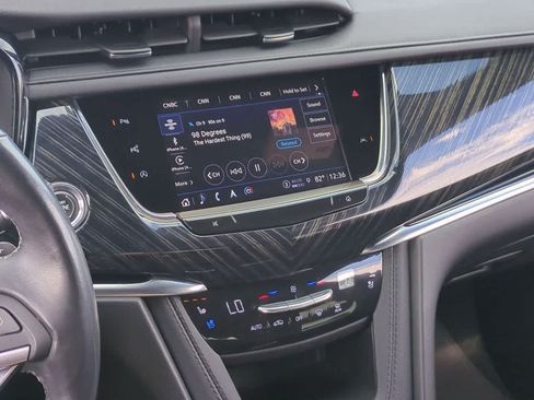 Used 2023 Cadillac XT6 Premium Luxury w/ Technology Package AWD/4WD image 28