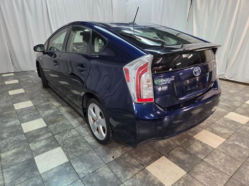 Used 2015 Toyota Prius Five w/ Advanced Technology Package FWD image 6
