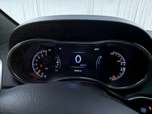 Used 2022 Jeep Grand Cherokee Laredo X AWD/4WD image 15