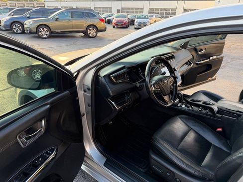Used 2016 Toyota Avalon XLE FWD image 9