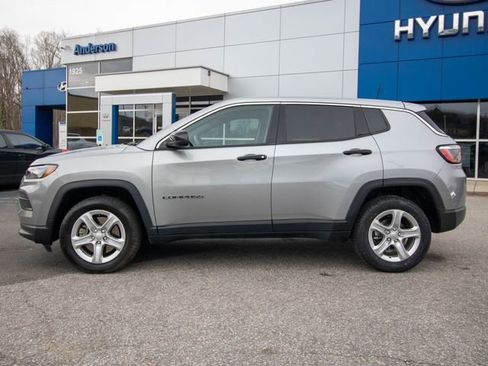 Used 2023 Jeep Compass Sport image 5