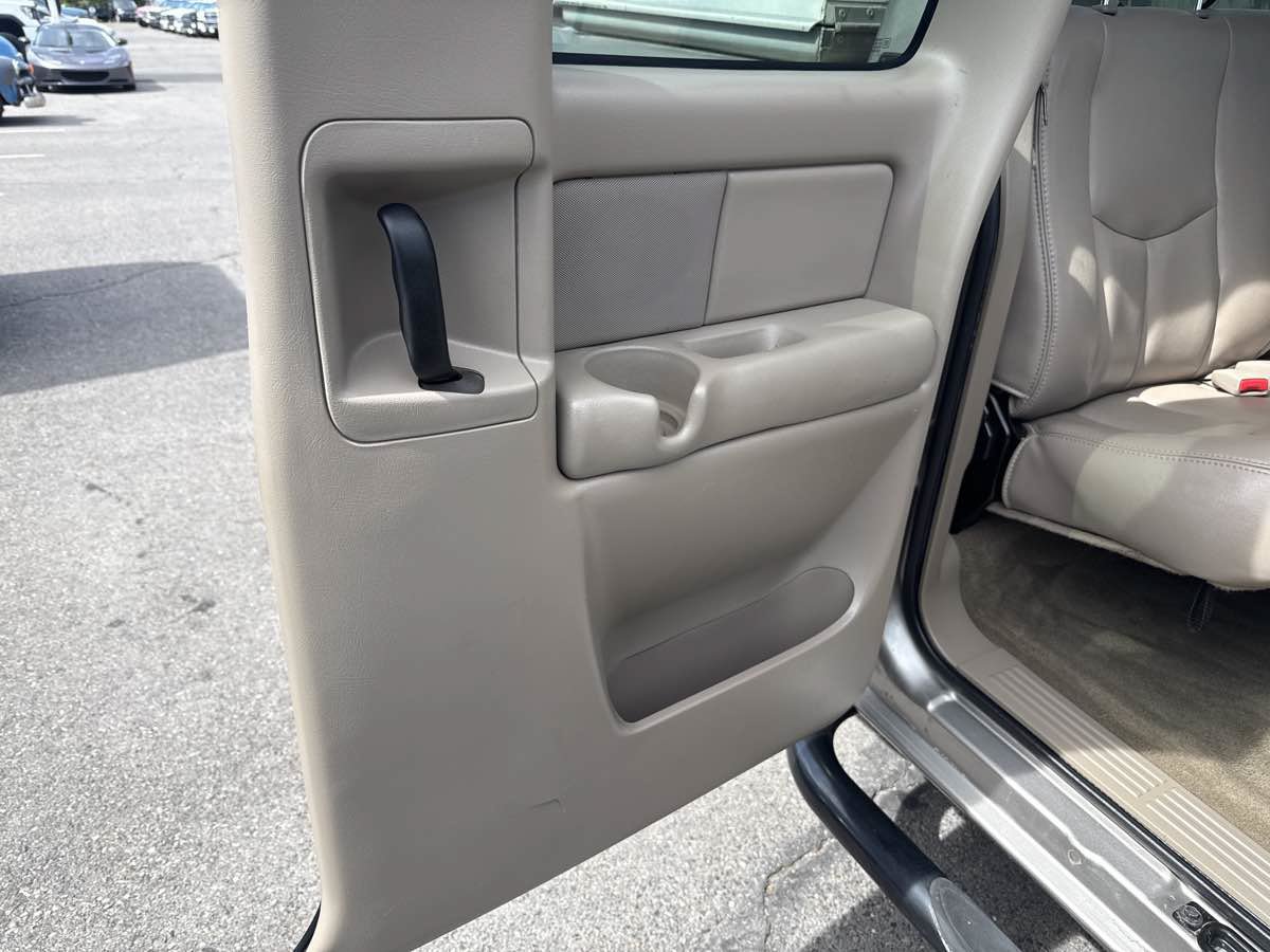 Used 2003 Chevrolet Silverado 2500 LT AWD/4WD image 17