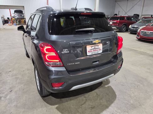 Used 2017 Chevrolet Trax LT w/ LT Convenience Package AWD/4WD image 8
