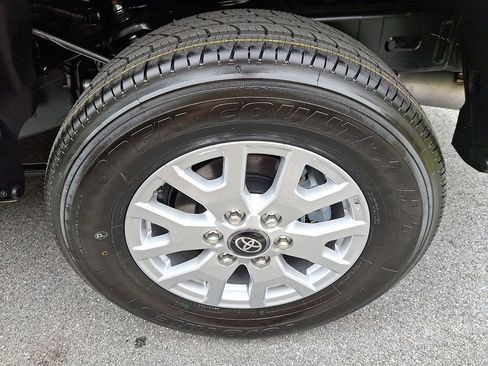 New 2025 Toyota Tacoma SR5 image 18