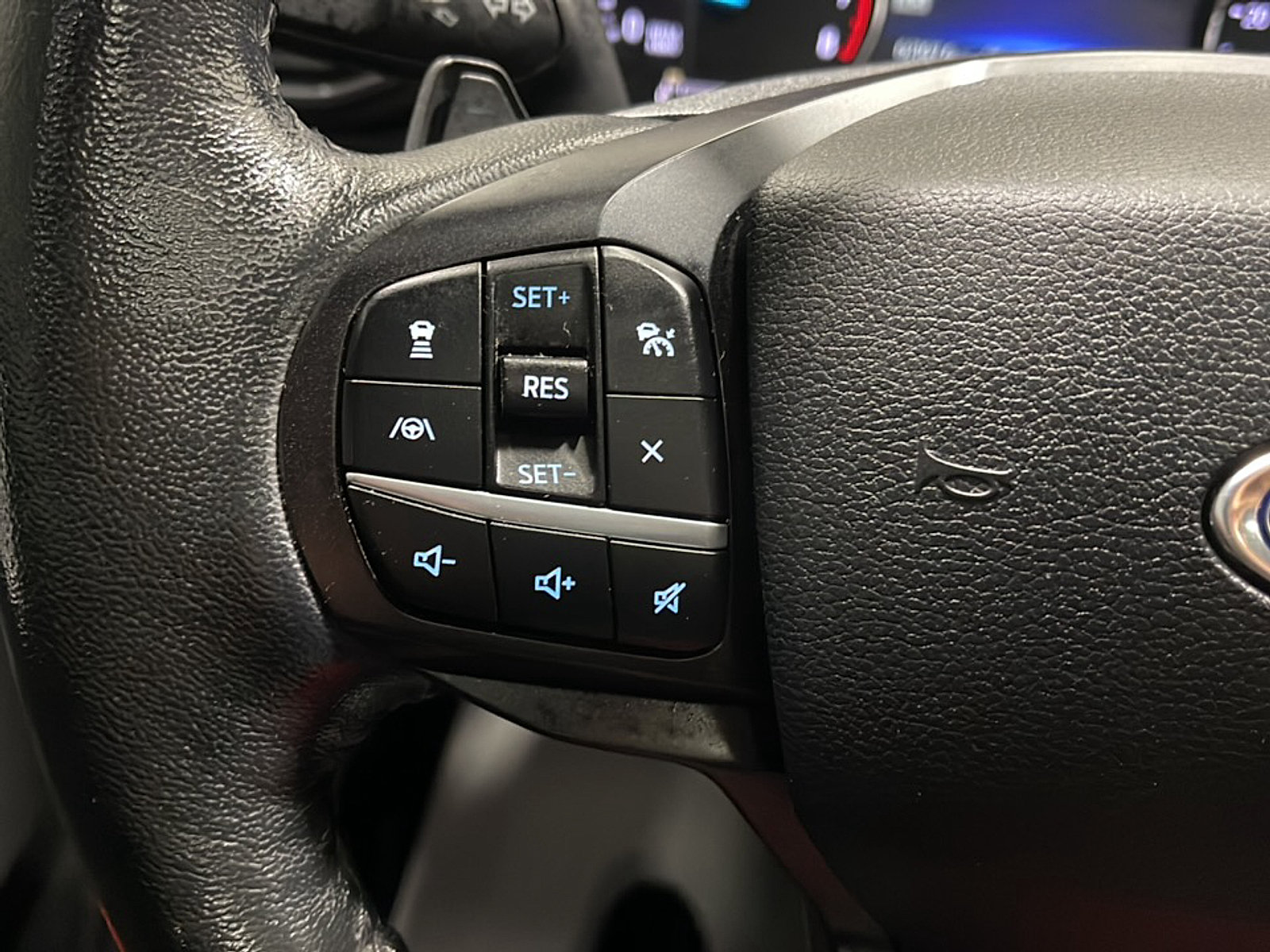 Used 2020 Ford Explorer XLT w/ Equipment Group 202A RWD image 6