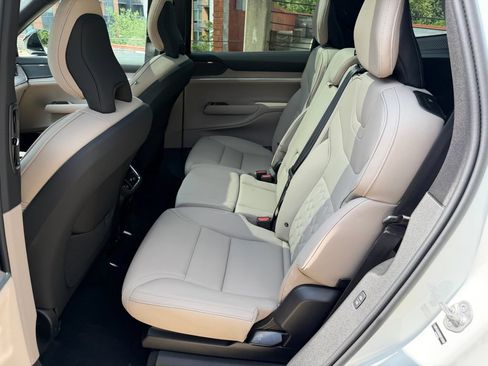 Certified 2025 Volvo EX90 Plus AWD/4WD image 24