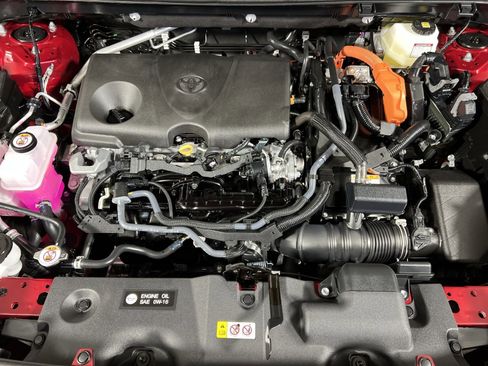 Used 2025 Toyota RAV4 XLE image 27