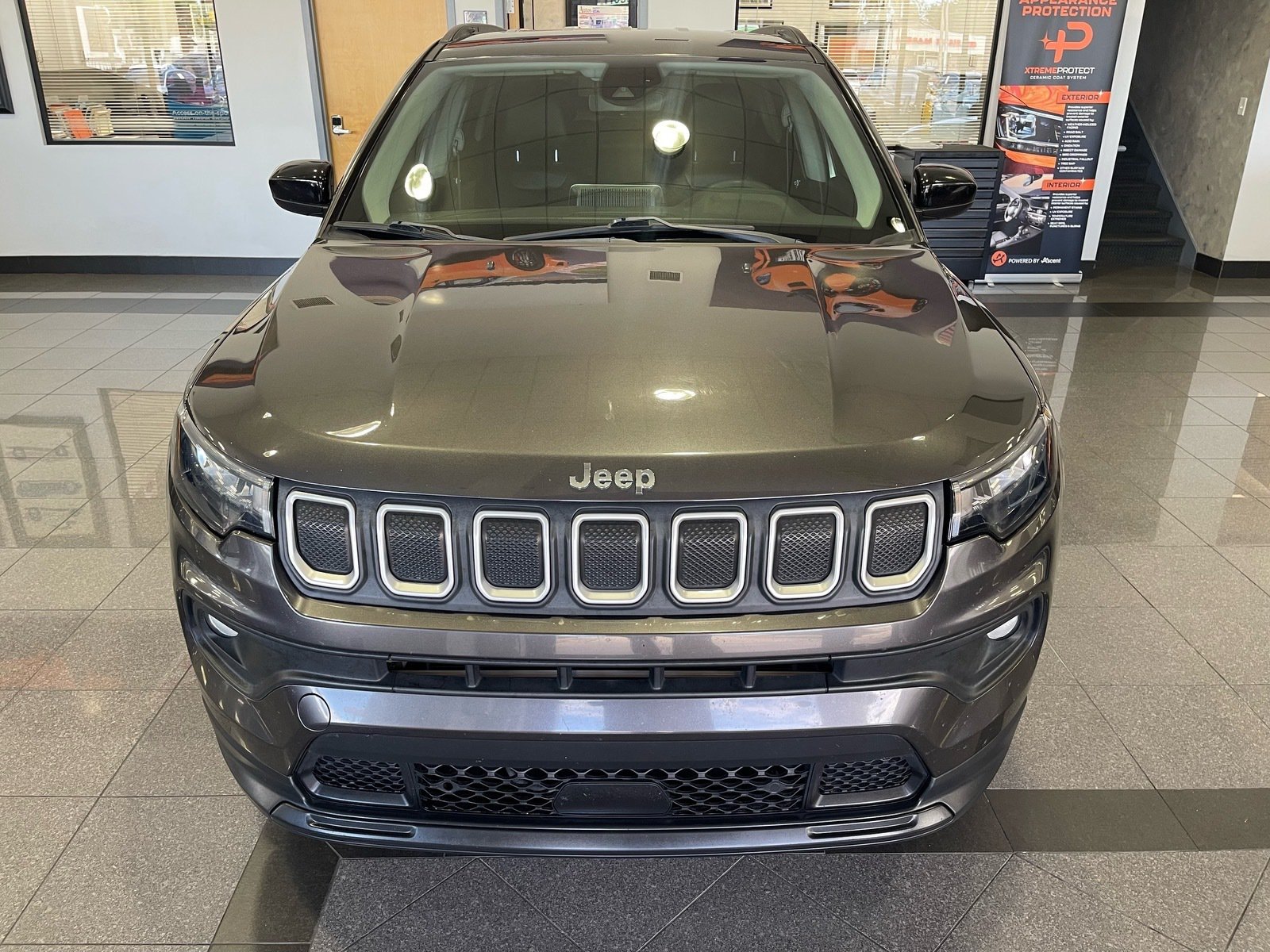 Used 2022 Jeep Compass Latitude FWD image 9