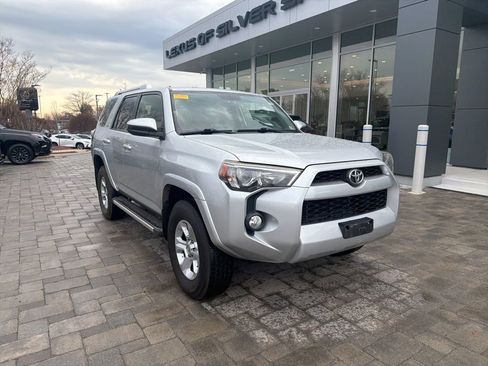 Used 2017 Toyota 4Runner SR5 image 3