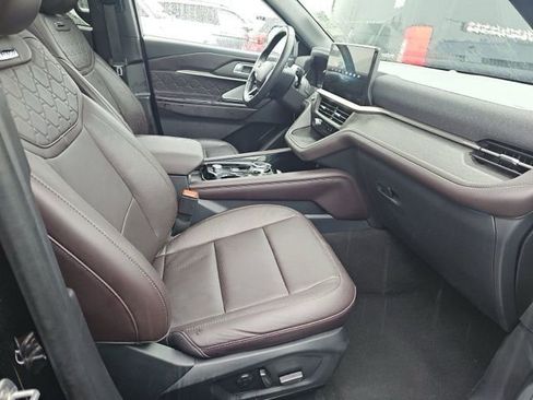 Used 2025 Ford Explorer Platinum w/ LUX Leather Package image 8