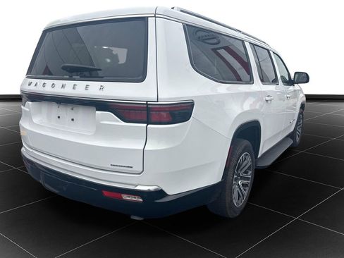 Used 2024 Jeep Wagoneer L Series II w/ Flexible Seating Group image 3