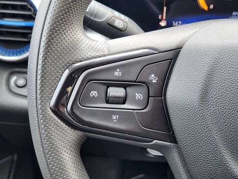 Certified 2025 Chevrolet Trax LT FWD image 27