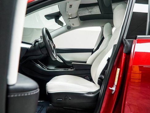 Used 2021 Tesla Model Y Long Range image 32