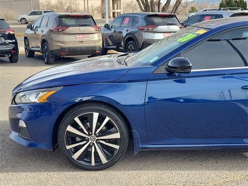 Used 2020 Nissan Altima 2.5 SR w/ Premium Package image 9