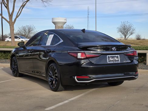 Used 2022 Lexus ES 300h Ultra Luxury image 7