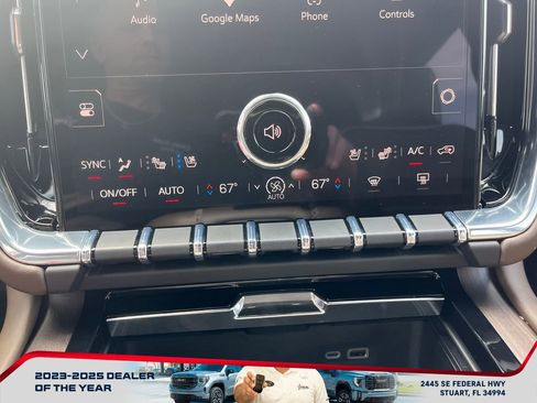 Used 2025 GMC Yukon Denali Ultimate image 34