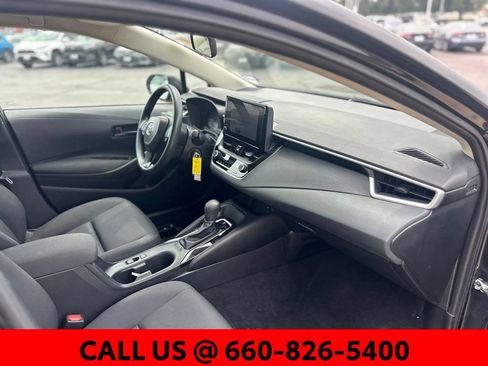 Used 2025 Toyota Corolla LE FWD image 6