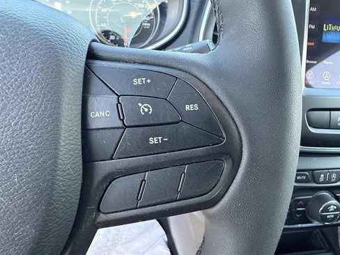 Used 2021 Jeep Cherokee Trailhawk w/ Comfort/Convenience Group image 19