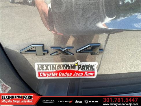 Used 2018 Jeep Grand Cherokee Altitude AWD/4WD image 23