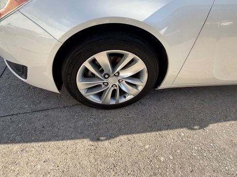 Used 2015 Buick Regal FWD image 9