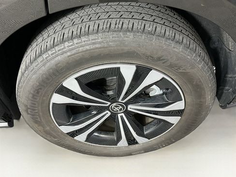 Used 2023 Toyota bZ4X XLE w/ Weather Package image 11