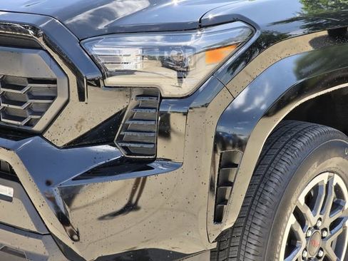 Used 2025 Toyota Tacoma TRD Sport AWD/4WD image 7