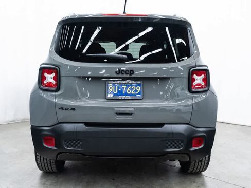 Used 2022 Jeep Renegade Altitude w/ Convenience Group AWD/4WD image 5