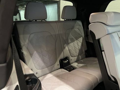 Used 2023 BMW X7 xDrive40i w/ Premium Package image 52