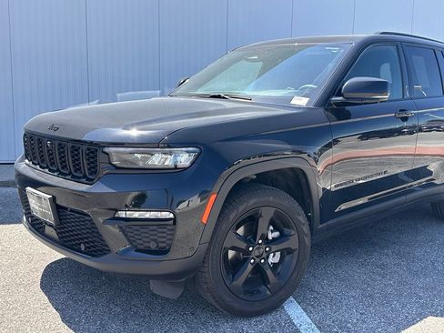 Used 2024 Jeep Grand Cherokee Limited w/ Luxury Tech Group II AWD/4WD image 2