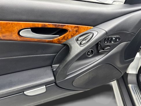 Used 2009 Mercedes-Benz SL 550 image 35