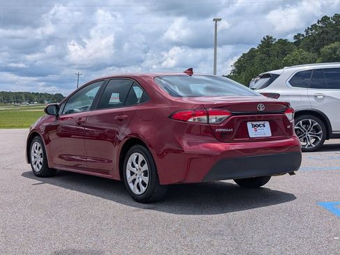 Used 2025 Toyota Corolla LE FWD image 3