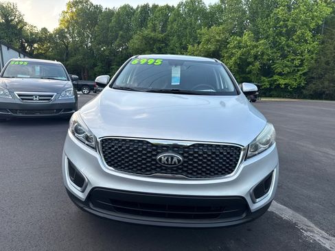 Used 2017 Kia Sorento L FWD image 3