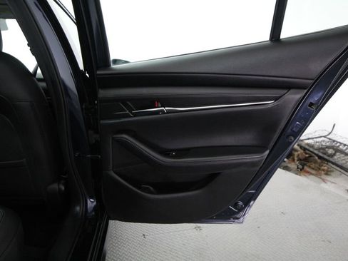 Used 2019 MAZDA MAZDA3 Sedan w/ Preferred Package FWD image 38