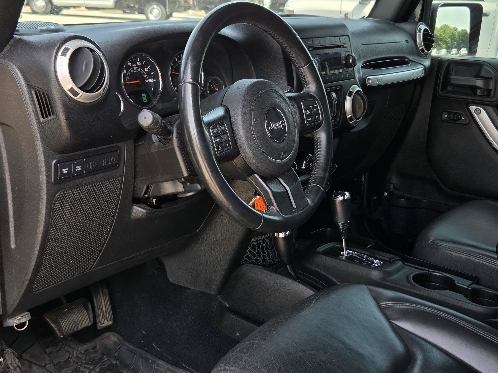 Used 2017 Jeep Wrangler Unlimited Rubicon w/ Connectivity Group AWD/4WD image 25