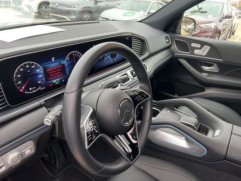 Used 2025 Mercedes-Benz GLE 450e 4MATIC image 13