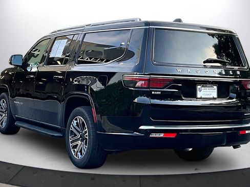 Certified 2024 Jeep Wagoneer L Series II w/ Flexible Seating Group AWD/4WD image 6
