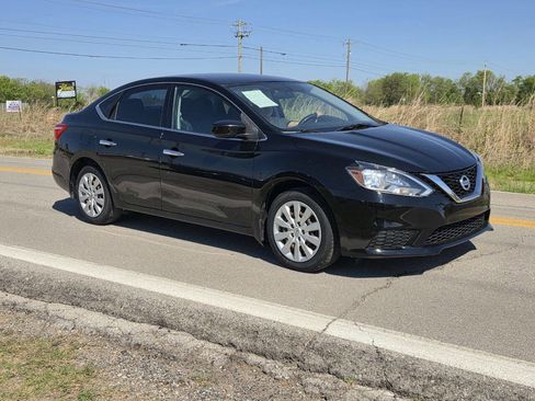 Used 2017 Nissan Sentra S image 1