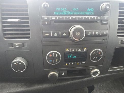 Used 2009 Chevrolet Silverado 2500 LT w/ Exterior Plus Package image 17