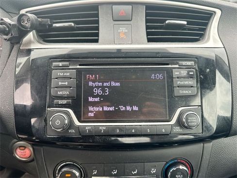 Used 2017 Nissan Sentra SV image 9