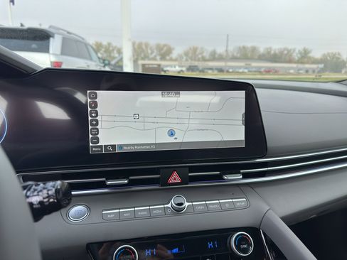 Certified 2024 Hyundai Elantra SEL w/ Convenience Package image 21