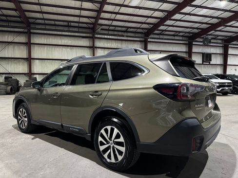 Used 2022 Subaru Outback Premium image 7