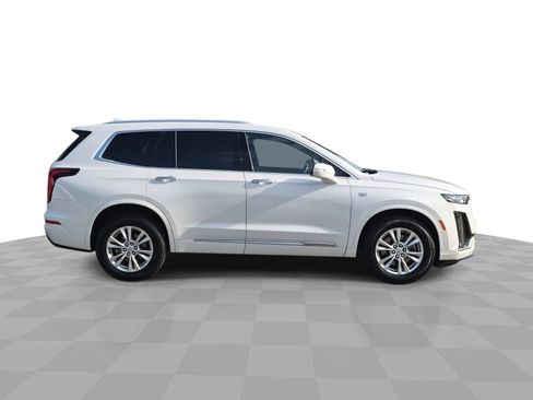 Certified 2024 Cadillac XT6 Luxury w/ LPO, Floor Liner Package AWD/4WD image 9