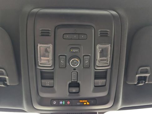 Used 2023 Chevrolet Tahoe High Country AWD/4WD image 13