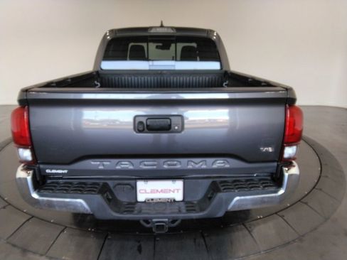 Used 2018 Toyota Tacoma TRD Off-Road image 7