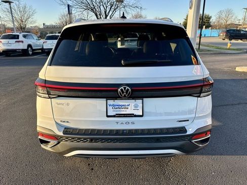 New 2026 Volkswagen Taos SEL image 6