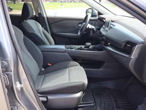 Used 2021 Nissan Rogue SV AWD/4WD image 12