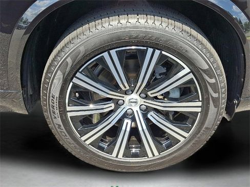 Certified 2024 Volvo XC90 B6 Plus image 8