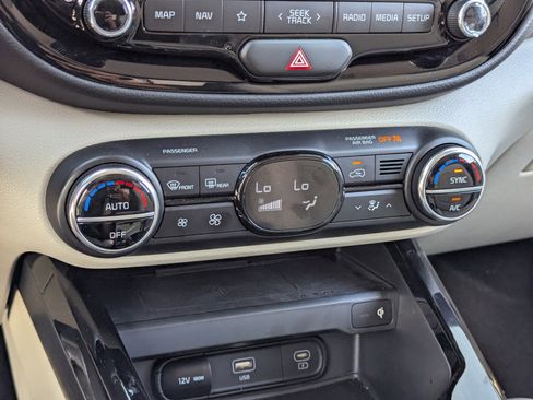 Certified 2024 Kia Soul EX image 26