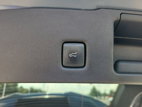 Used 2025 Ford Escape ST-Line Select AWD/4WD image 11