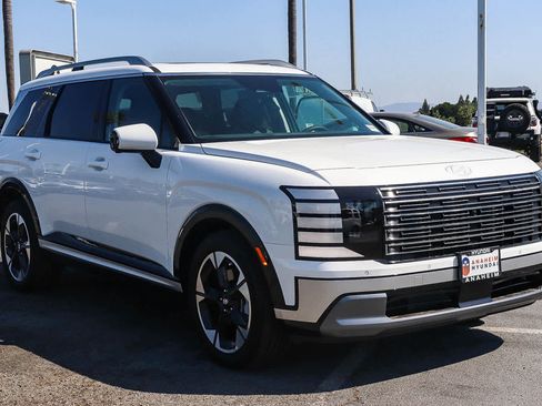 New 2026 Hyundai Palisade Limited FWD image 3